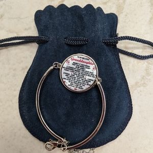 ✨NIB Granddaughter dainty silver clasp bracelet